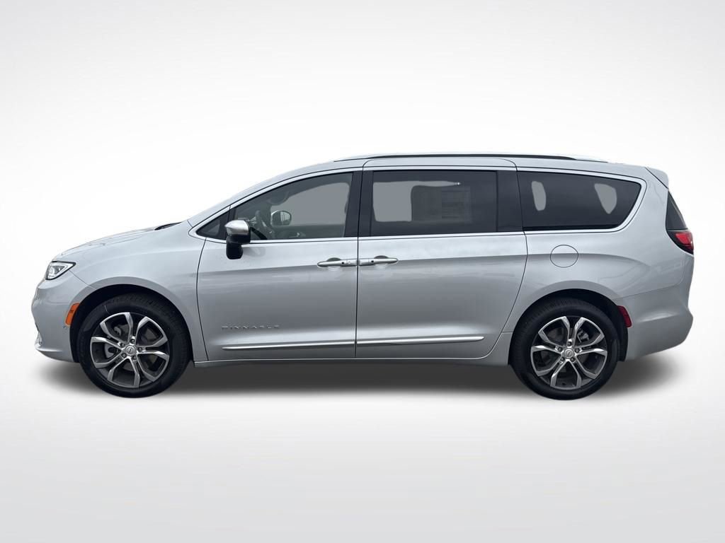New 2026 Chrysler Pacifica Pinnacle image 2