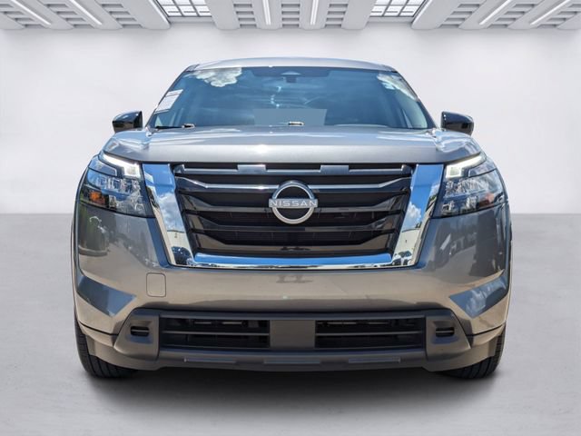 Used 2023 Nissan Pathfinder S FWD image 2
