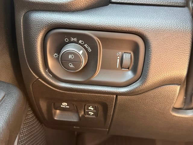 Used 2022 RAM 1500 Big Horn AWD/4WD image 17
