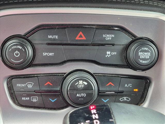 Used 2019 Dodge Challenger SXT RWD image 12
