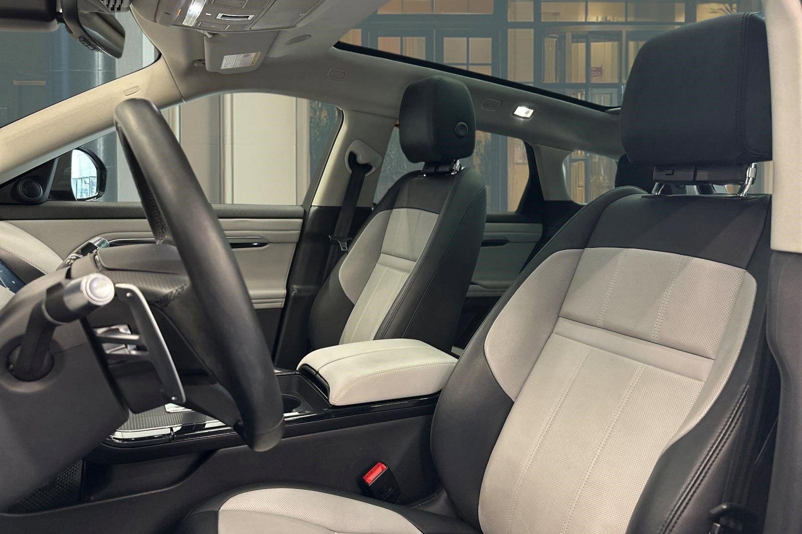 Used 2022 Land Rover Range Rover Evoque R-Dynamic S image 26