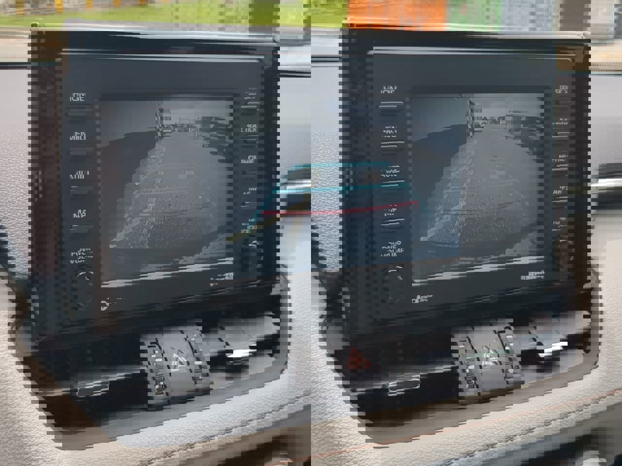 Used 2020 Toyota RAV4 XLE Premium image 17