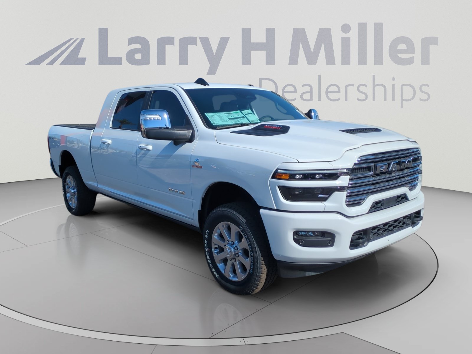 New 2026 RAM 2500 Laramie AWD/4WD image 7