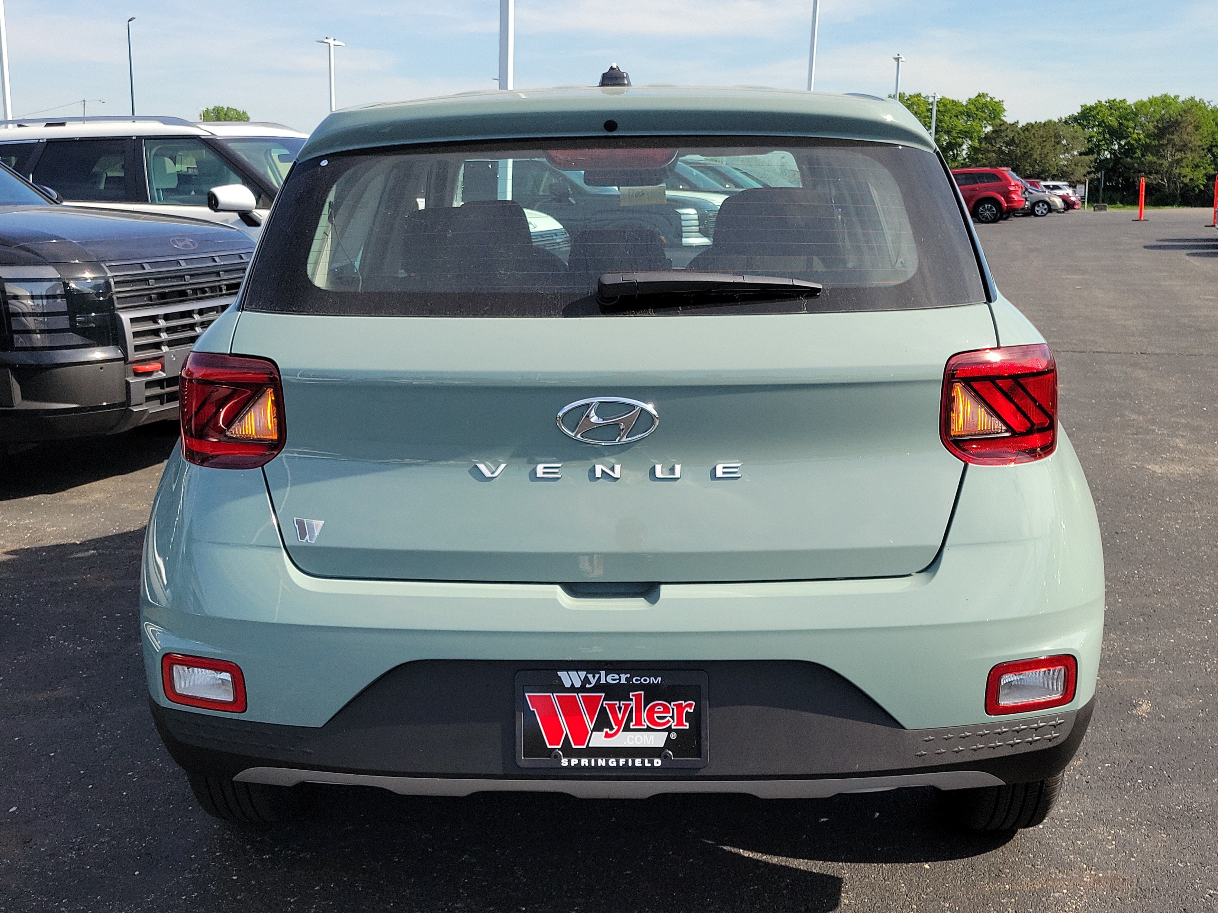 New 2026 Hyundai Venue SE FWD image 4