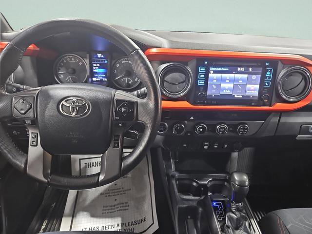 Used 2018 Toyota Tacoma TRD Sport image 12
