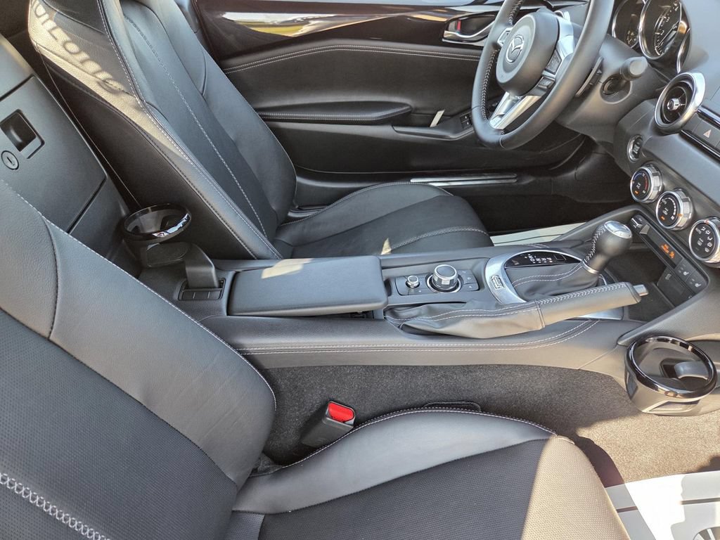 Used 2024 MAZDA MX-5 Miata RF Grand Touring RWD image 28