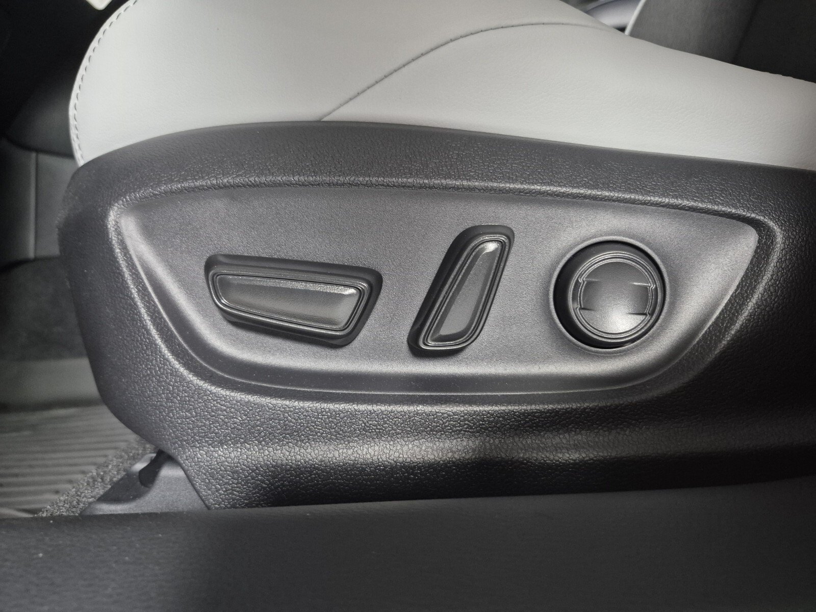 New 2026 Toyota Corolla XSE FWD image 16