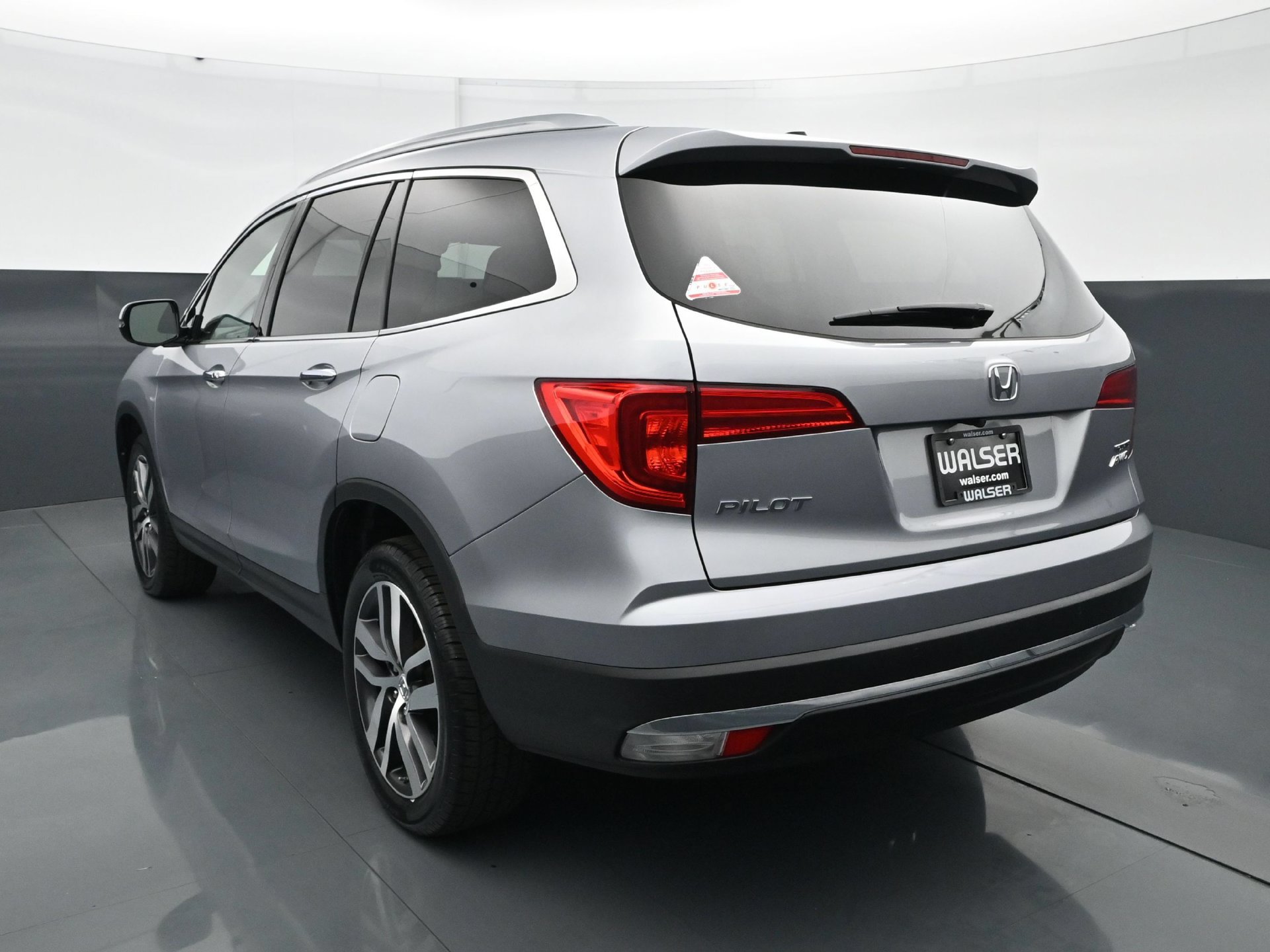 Used 2017 Honda Pilot Touring image 5