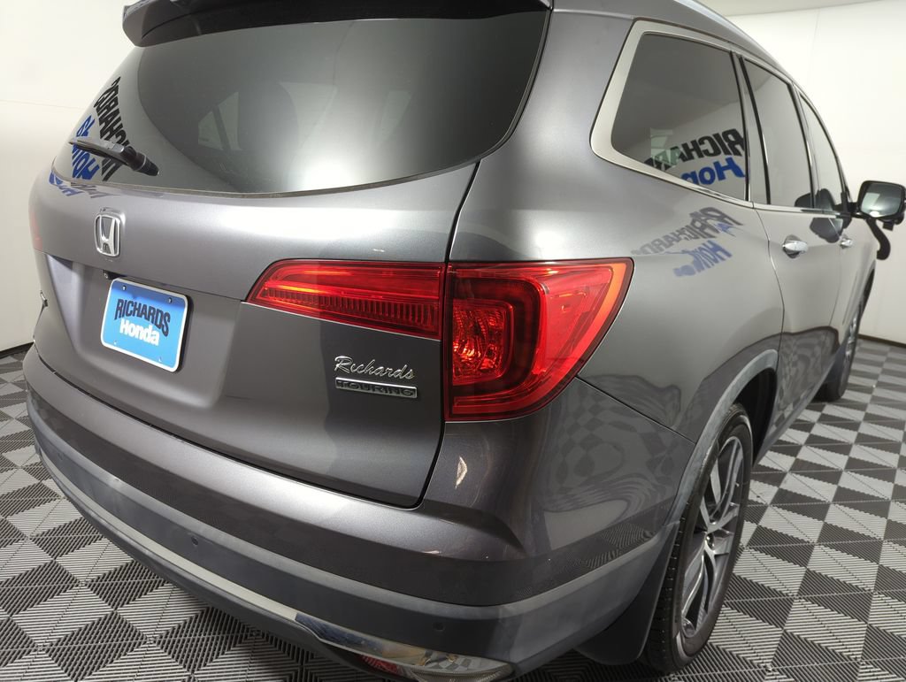 Certified 2017 Honda Pilot Touring image 6