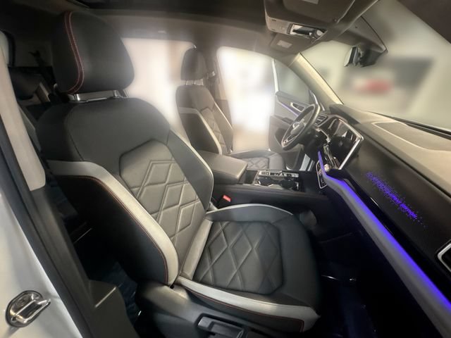 Certified 2025 Volkswagen Atlas Peak Edition SE AWD/4WD image 28