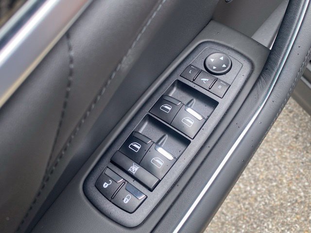 New 2024 Maserati Levante Trofeo AWD/4WD image 18