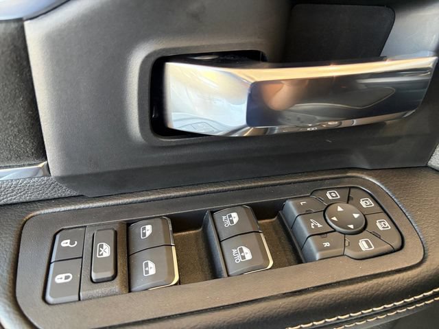 New 2026 RAM 2500 Laramie w/ Night Edition AWD/4WD image 17