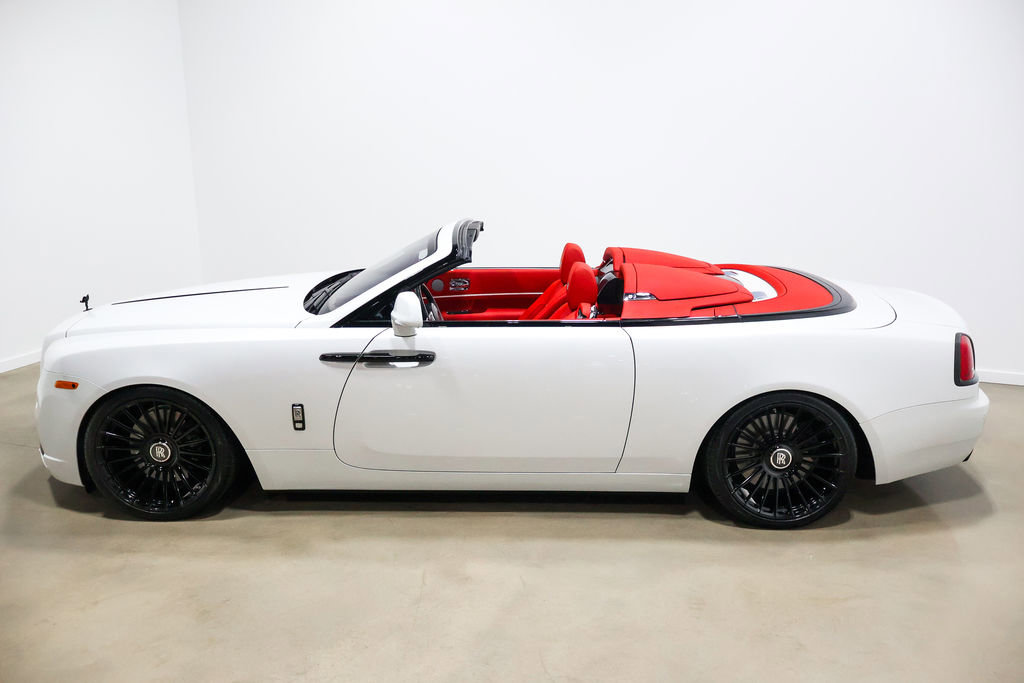 Used 2019 Rolls-Royce Dawn RWD image 17