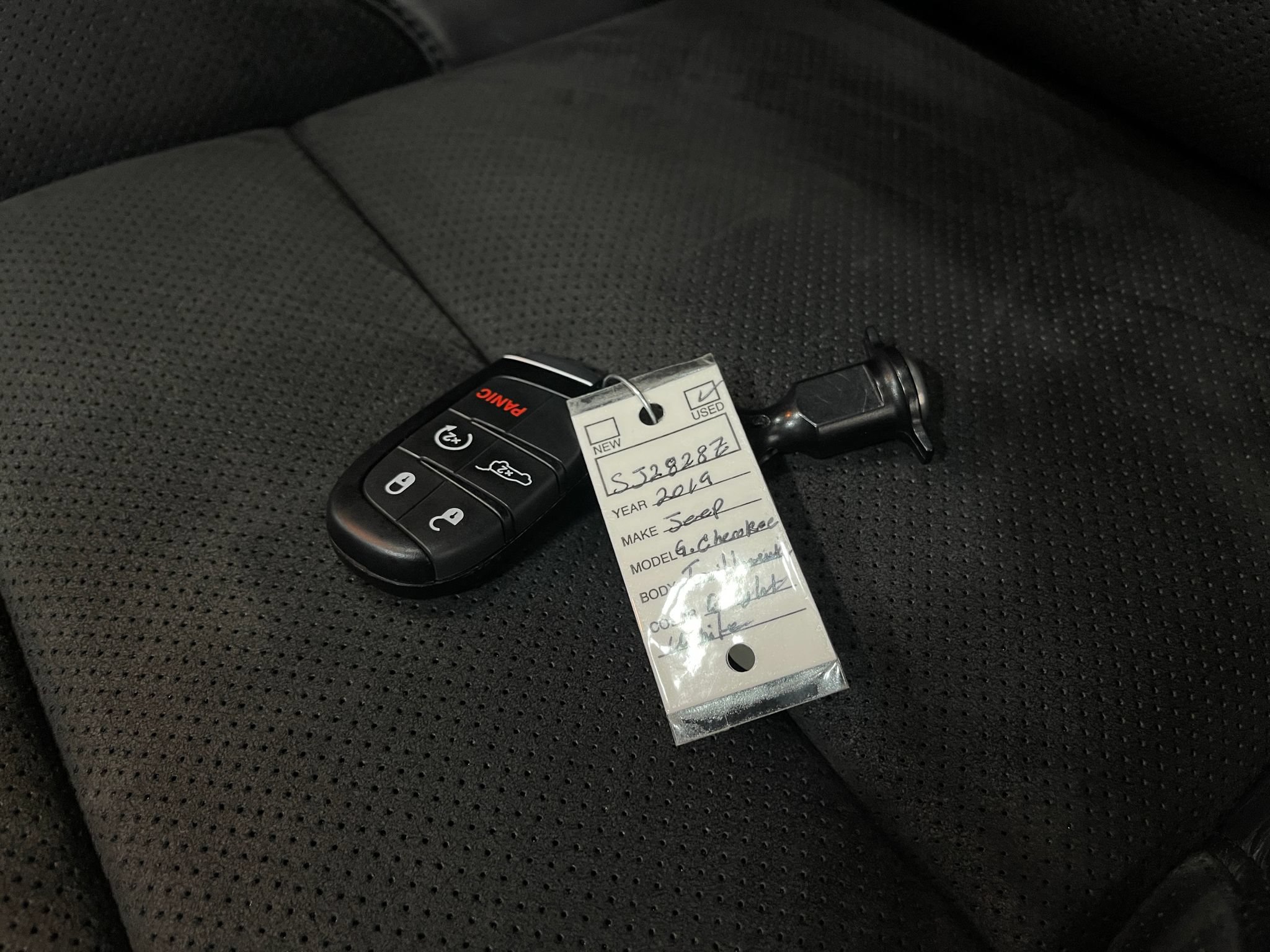 Used 2019 Jeep Grand Cherokee Trailhawk AWD/4WD image 37