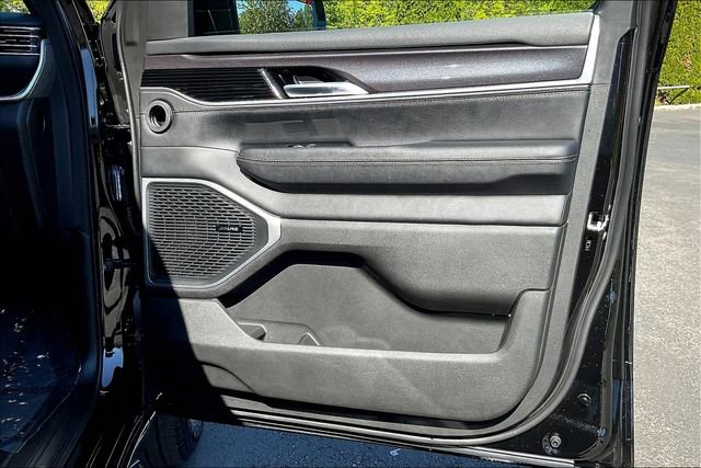 New 2024 Jeep Wagoneer L 4WD w/ Convenience Group I image 27