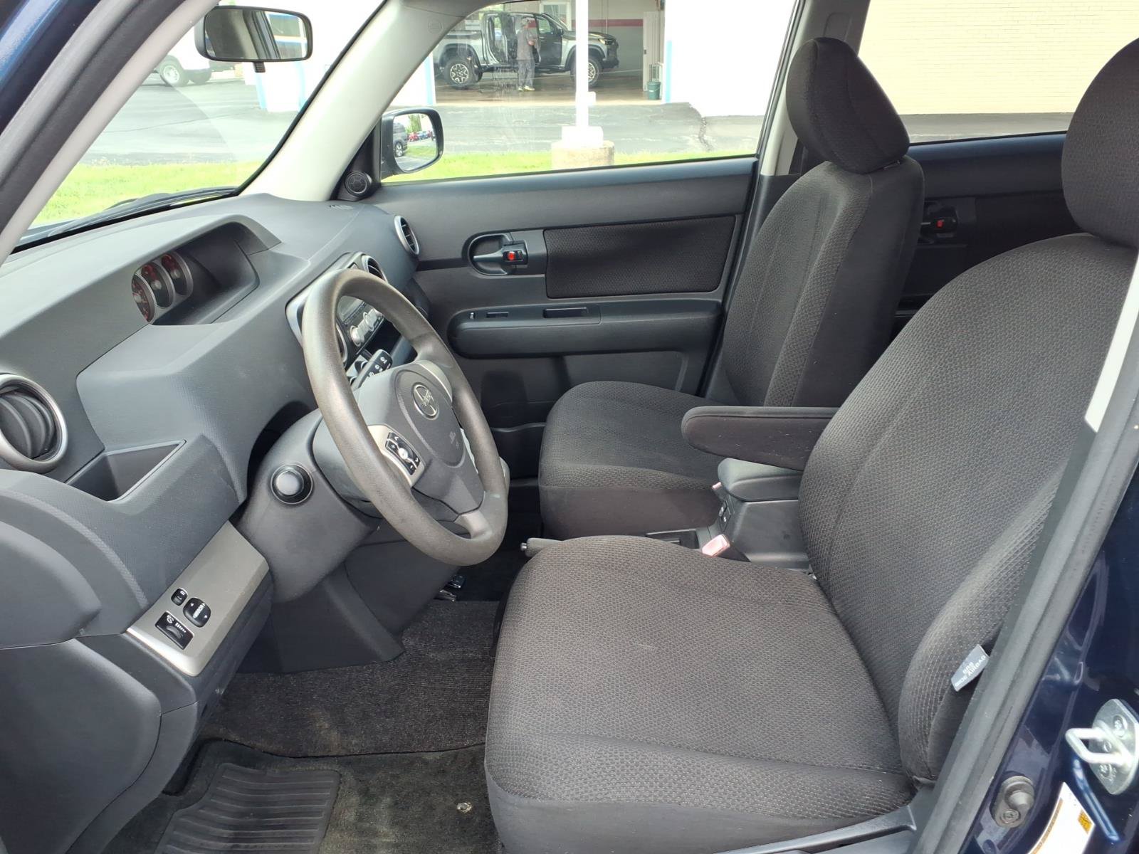 Used 2008 Scion xB FWD image 23