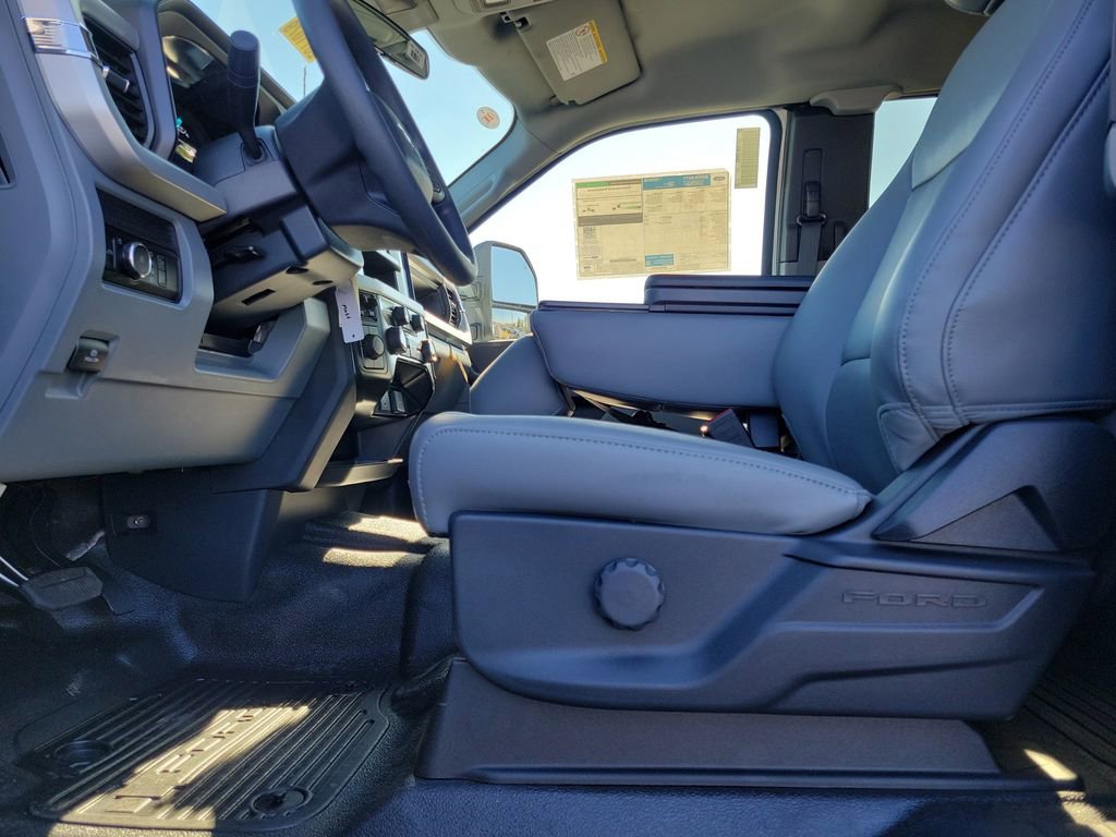 New 2026 Ford F350 XL w/ XL Chrome Package image 19