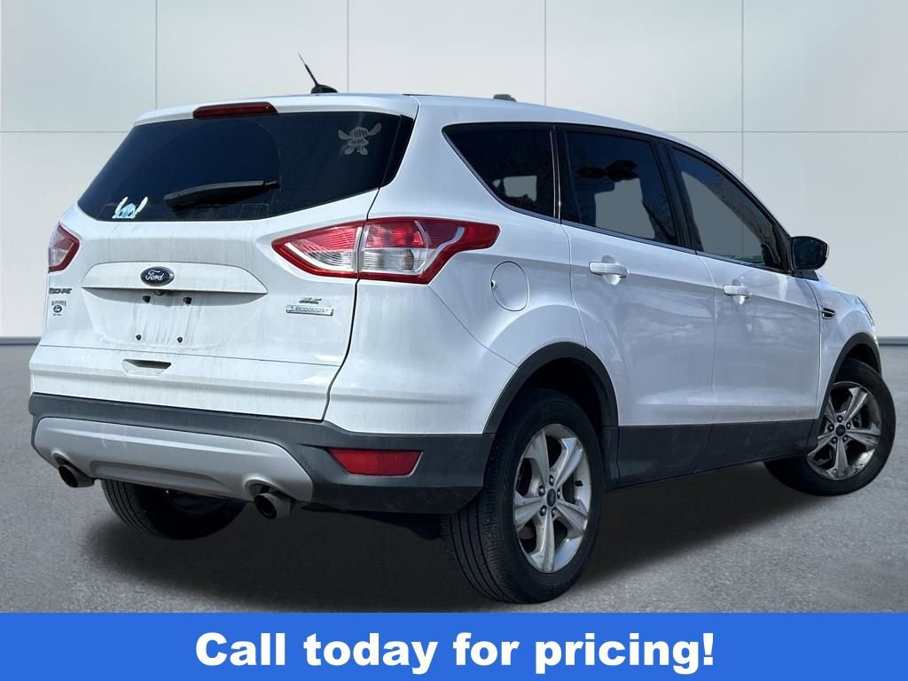 Used 2014 Ford Escape SE image 2