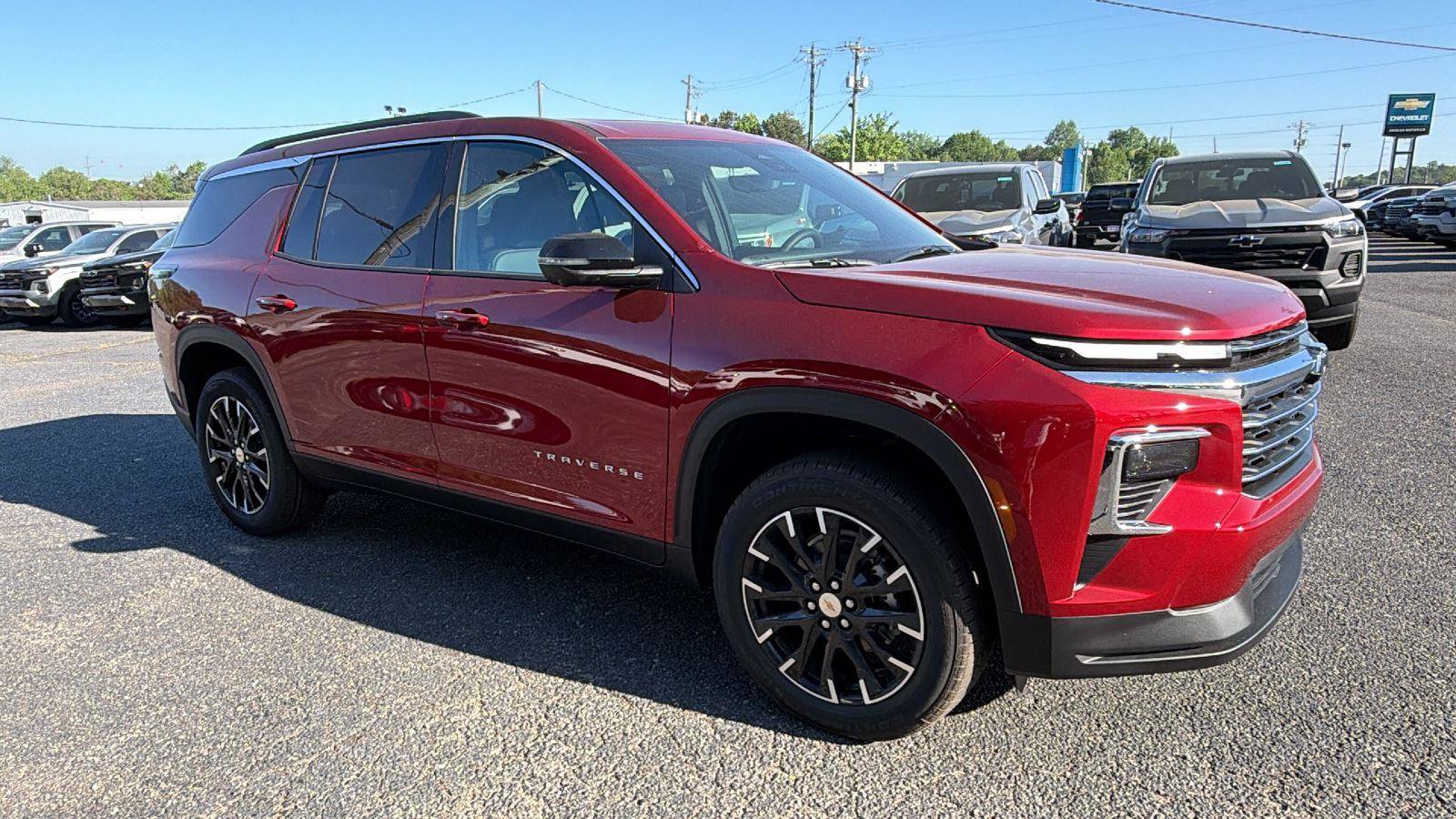 New 2026 Chevrolet Traverse LT w/ Sun and Wheel Package FWD image 3