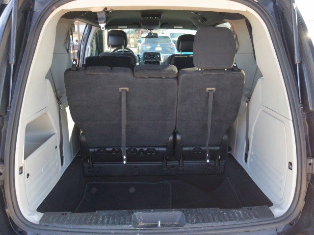 Used 2017 Dodge Grand Caravan SE image 26