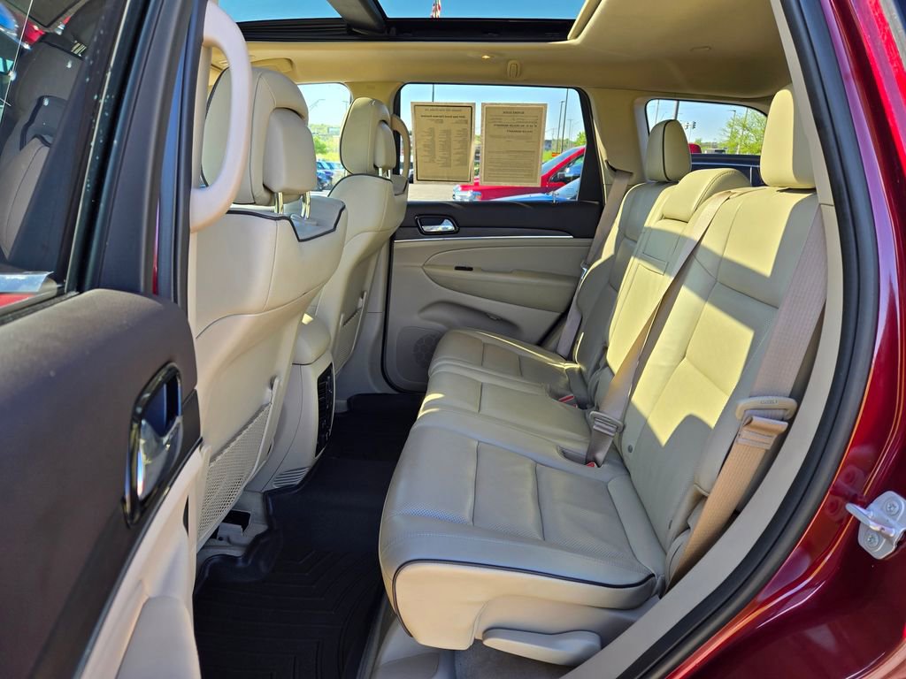 Used 2019 Jeep Grand Cherokee Overland AWD/4WD image 31