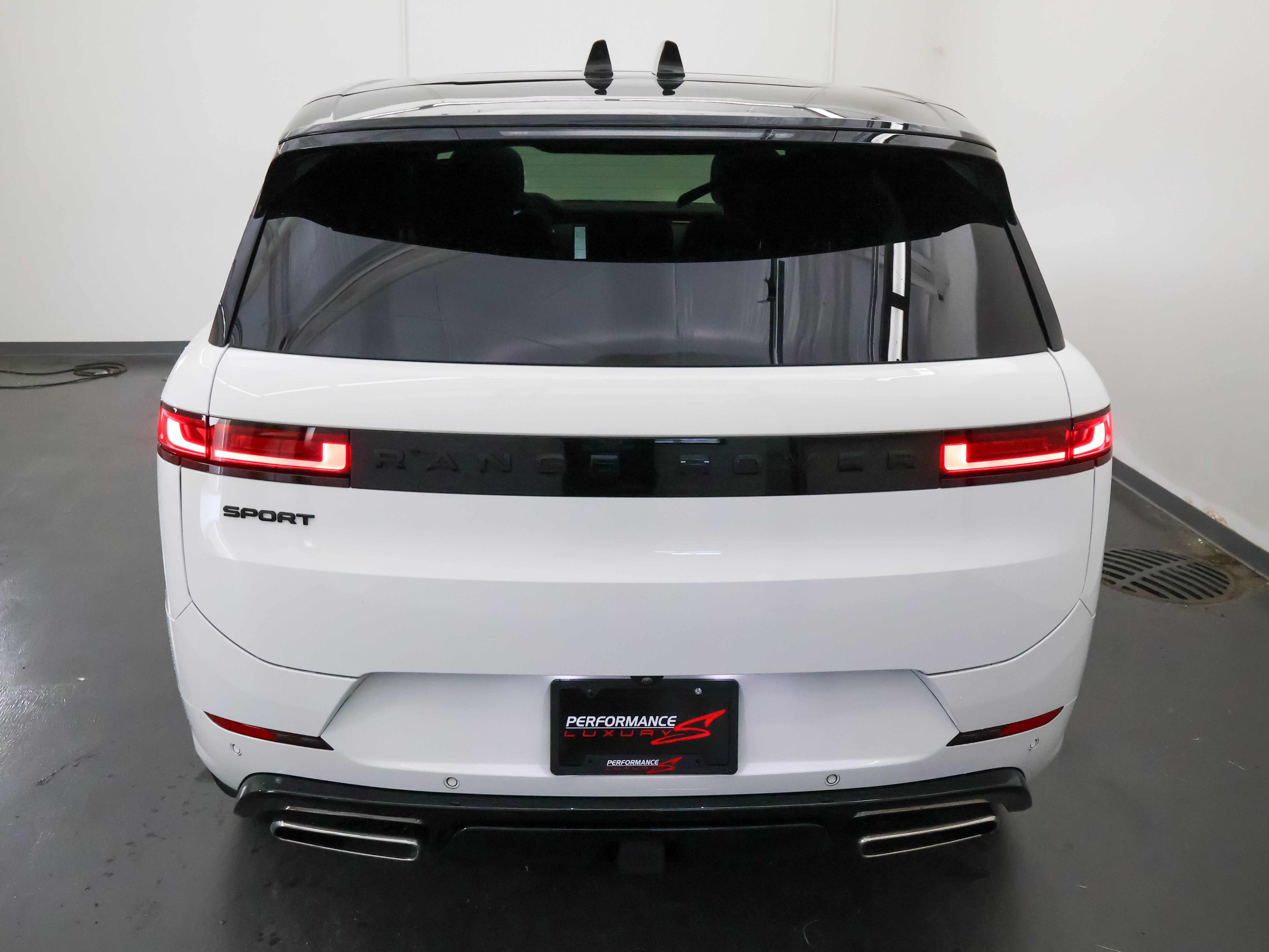 Used 2024 Land Rover Range Rover Sport Dynamic SE AWD/4WD image 10