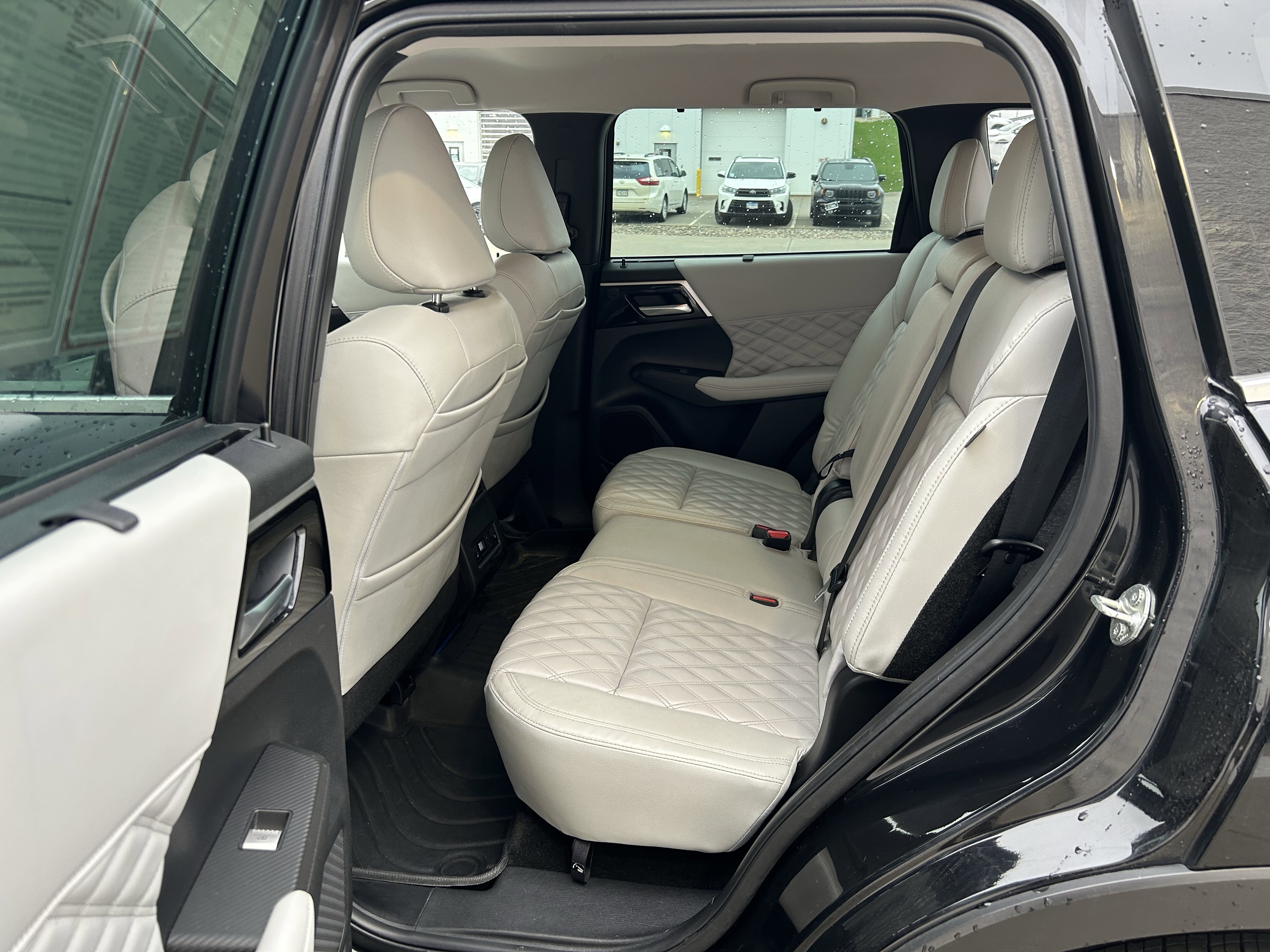 Used 2023 Mitsubishi Outlander SEL image 18