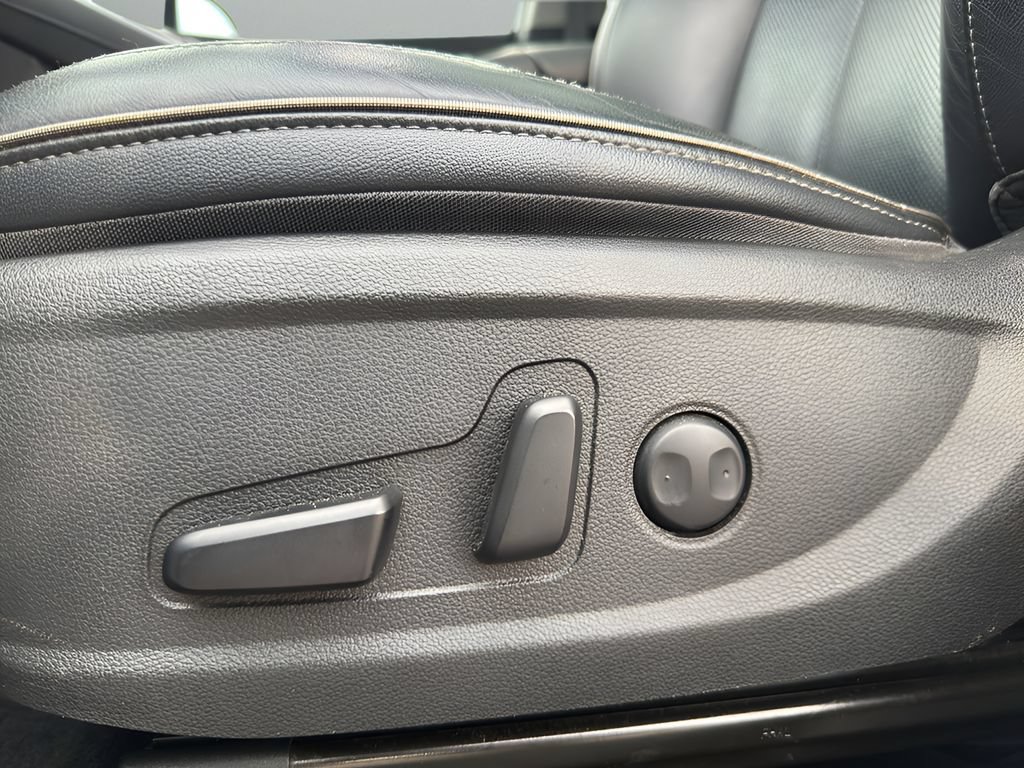 Used 2022 Hyundai Santa Fe SEL w/ Convenience + Premium Package FWD image 11