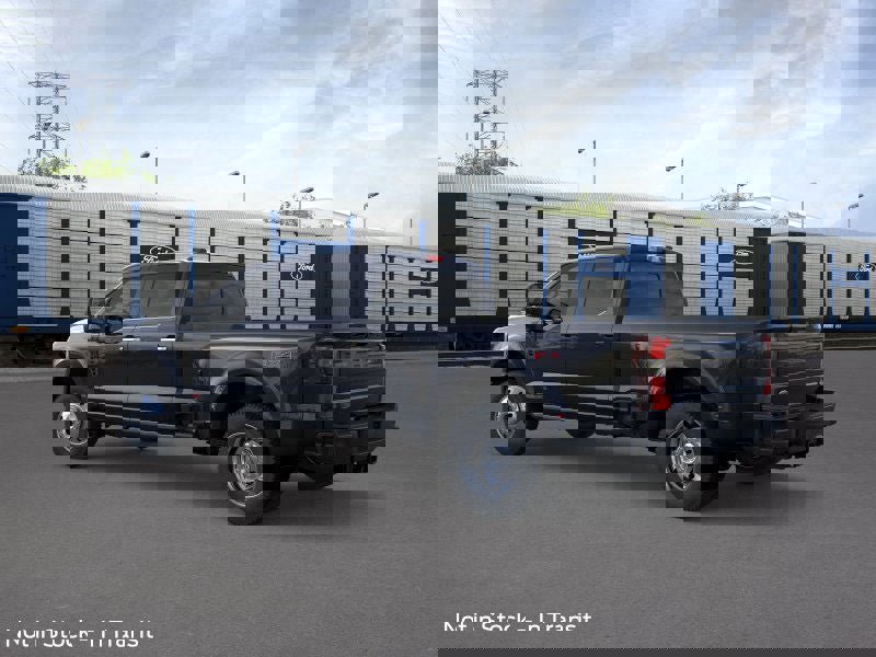 New 2026 Ford F450 4x4 Crew Cab Super Duty image 4