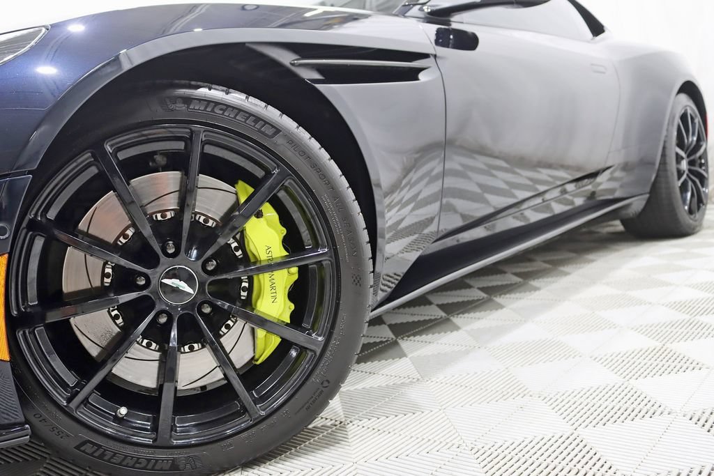 Used 2019 Aston Martin DB11 AMR RWD image 4