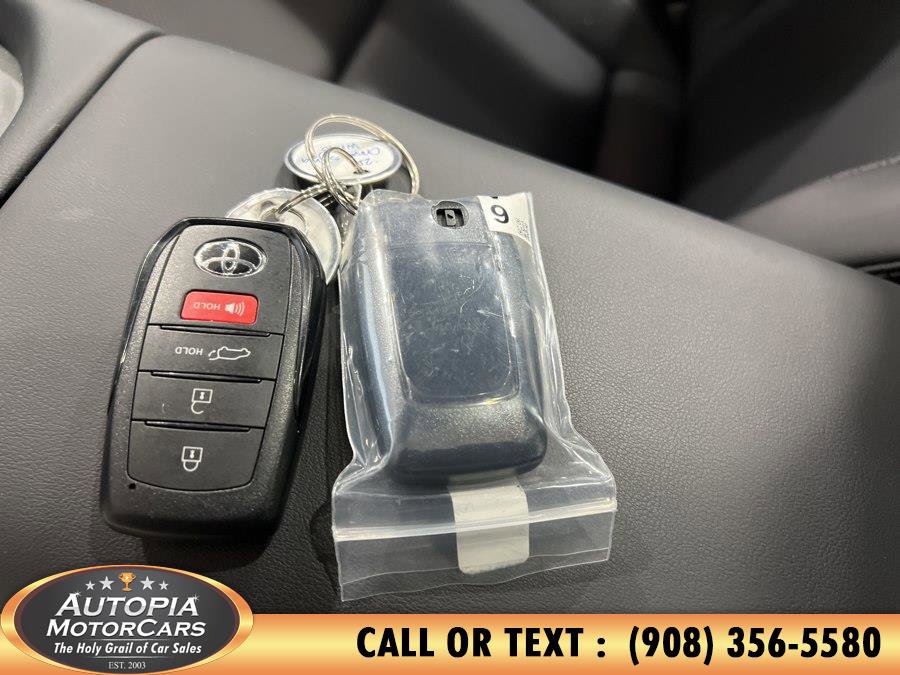 Used 2025 Toyota Crown Signia AWD/4WD image 42