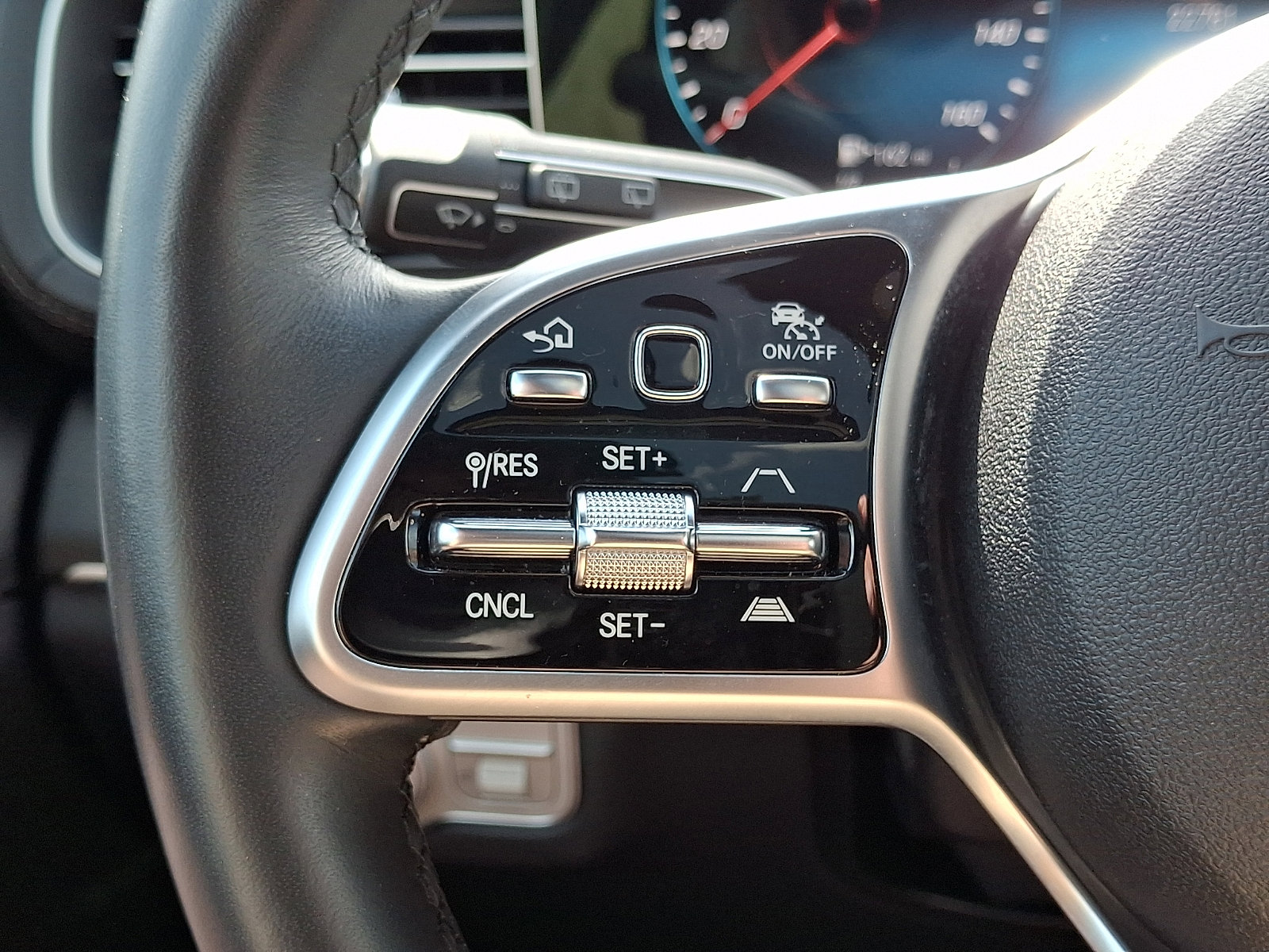 Used 2023 Mercedes-Benz GLS 450 4MATIC w/ AMG Line Exterior image 24