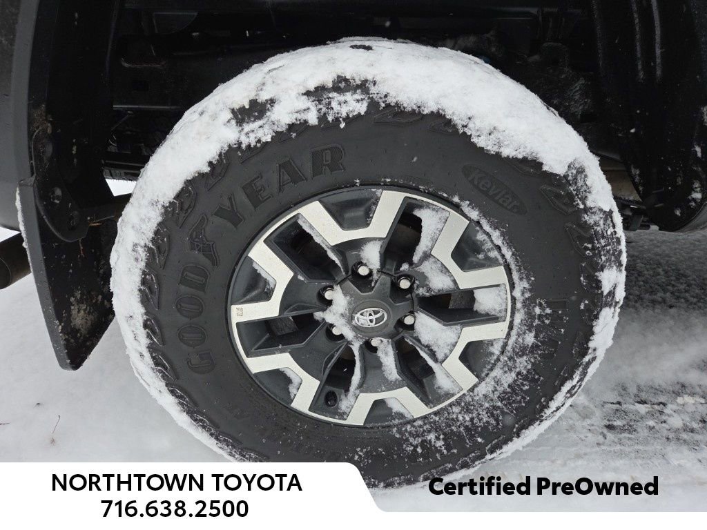 Used 2022 Toyota Tacoma TRD Off-Road image 5