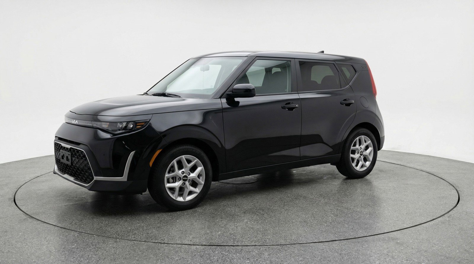 Used 2025 Kia Soul LX w/ LX Technology Package image 3