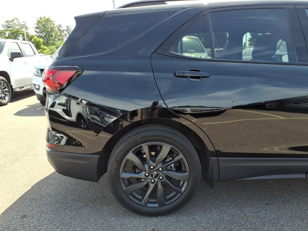 Used 2023 Chevrolet Equinox RS AWD/4WD image 26