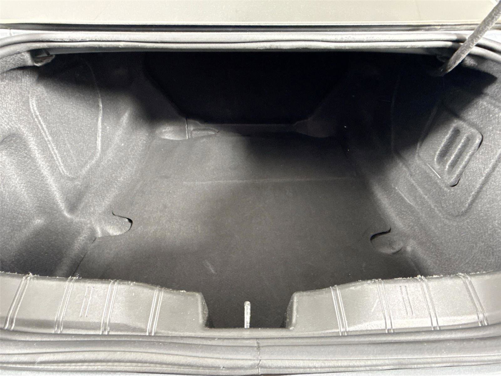 Used 2021 Chevrolet Camaro LT image 29