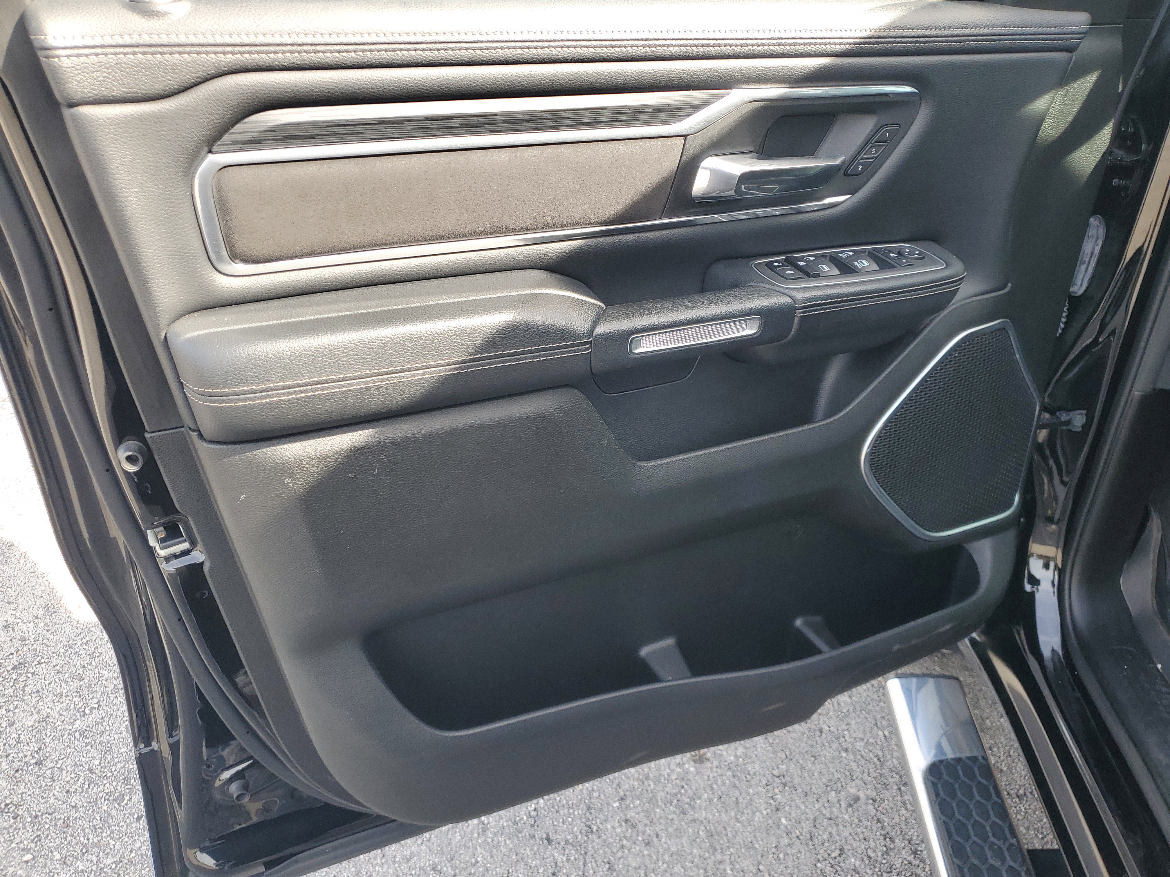 Used 2023 RAM 1500 Laramie image 10