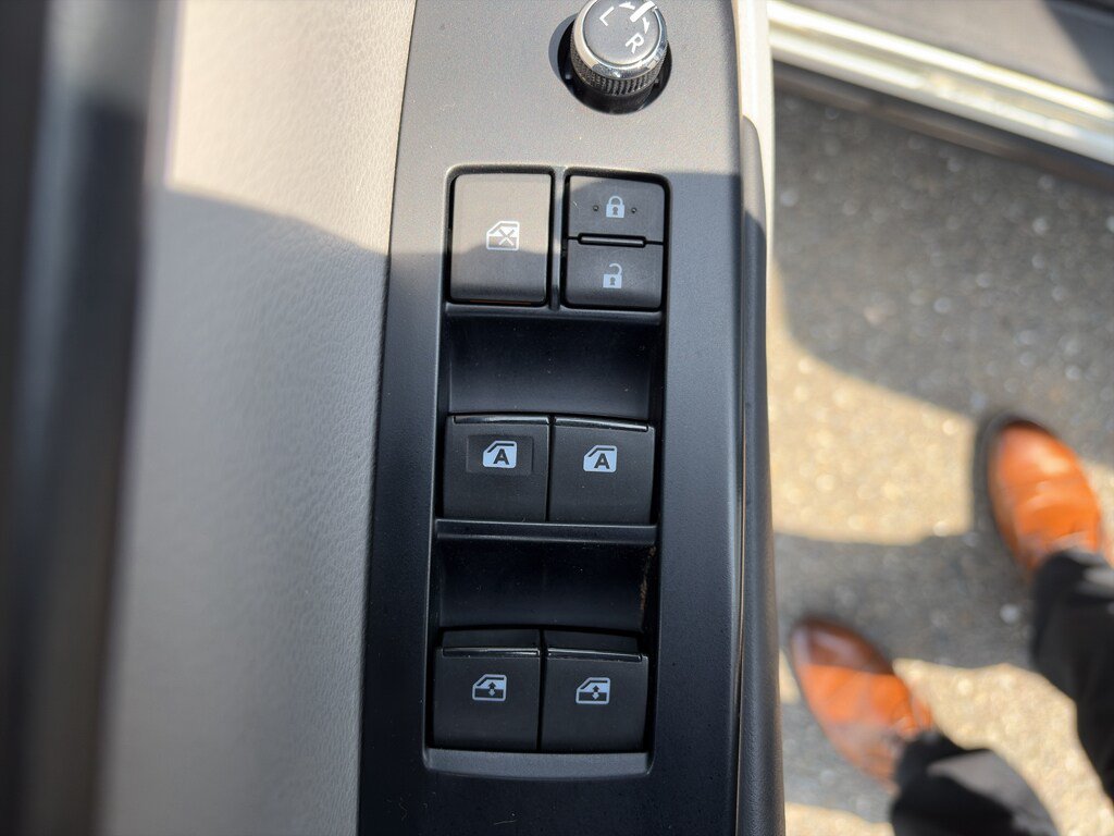 Used 2019 Toyota Highlander XLE AWD/4WD image 12