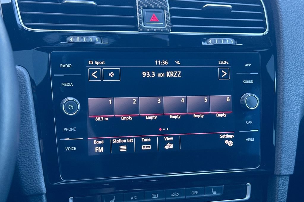 Used 2018 Volkswagen GTI SE FWD image 18