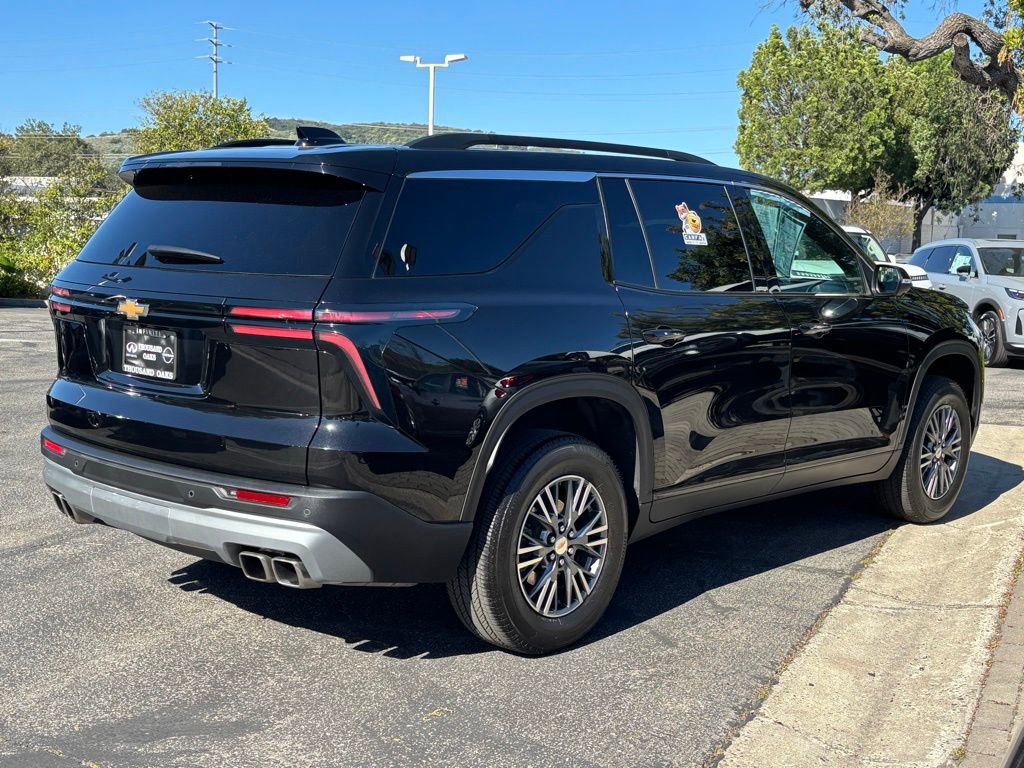 Used 2024 Chevrolet Traverse LT w/ Trailering Package image 4