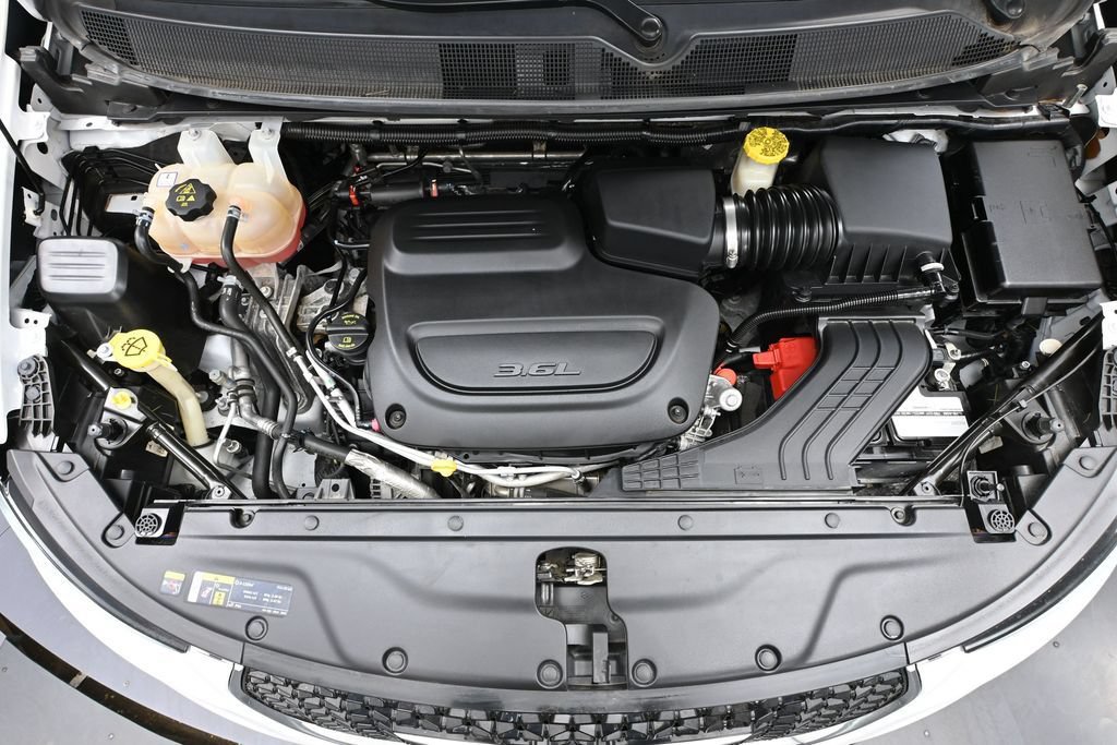 Used 2022 Chrysler Pacifica Touring-L FWD image 49