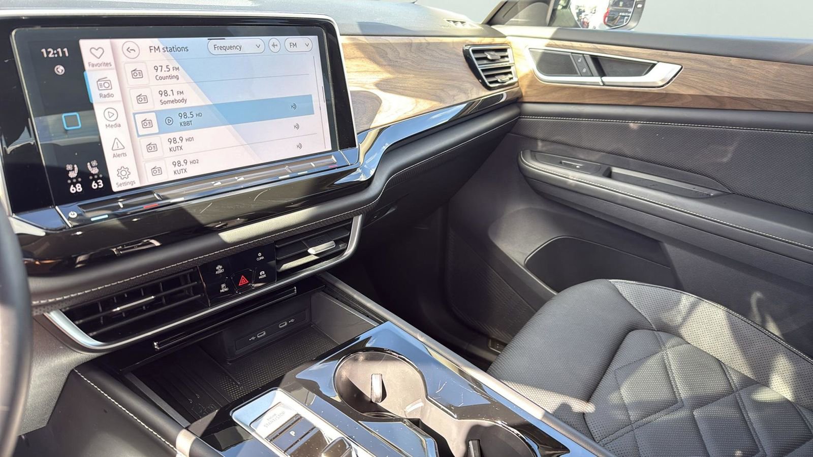 Used 2025 Volkswagen Atlas SE image 20