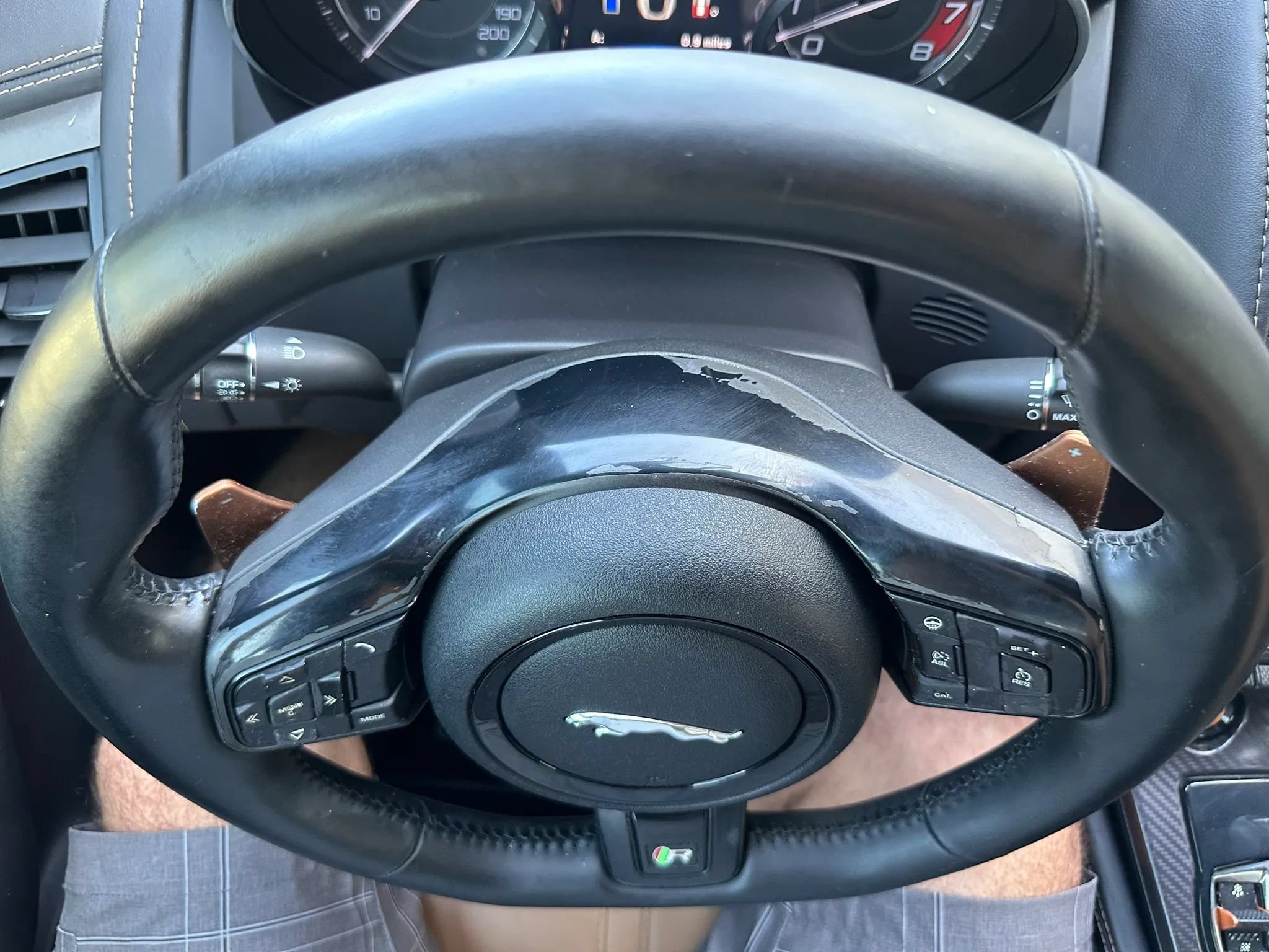 Used 2015 Jaguar F-TYPE R RWD image 34