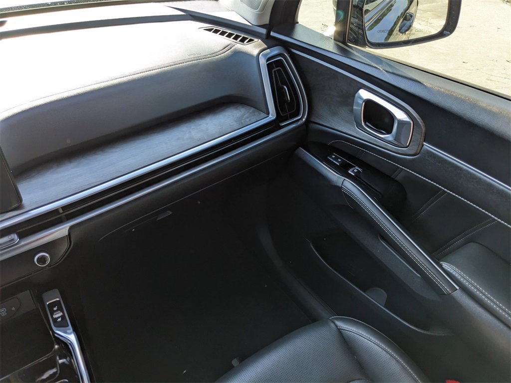 Certified 2024 Kia Sorento SX image 20