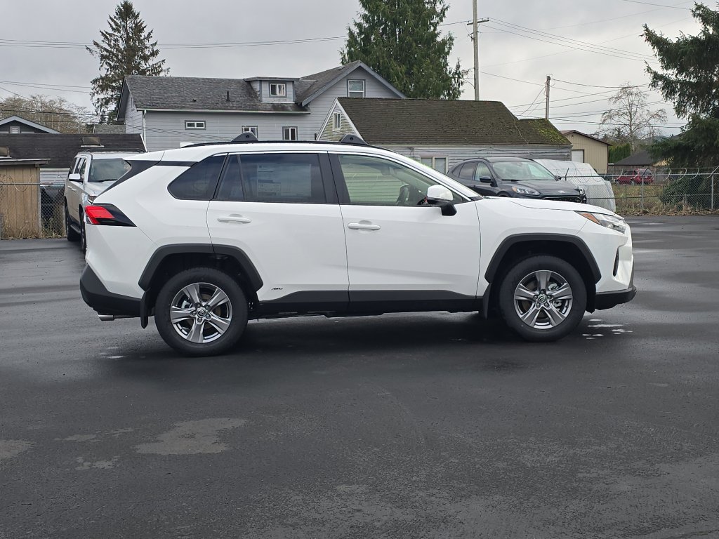 New 2025 Toyota RAV4 LE image 7