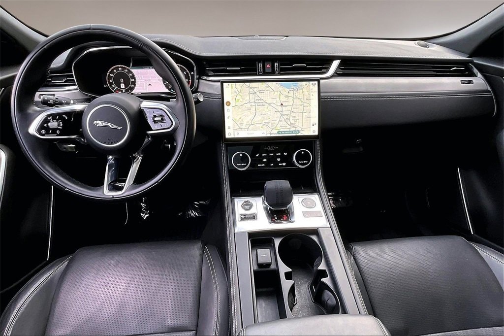 Used 2025 Jaguar F-PACE R-Dynamic S image 7