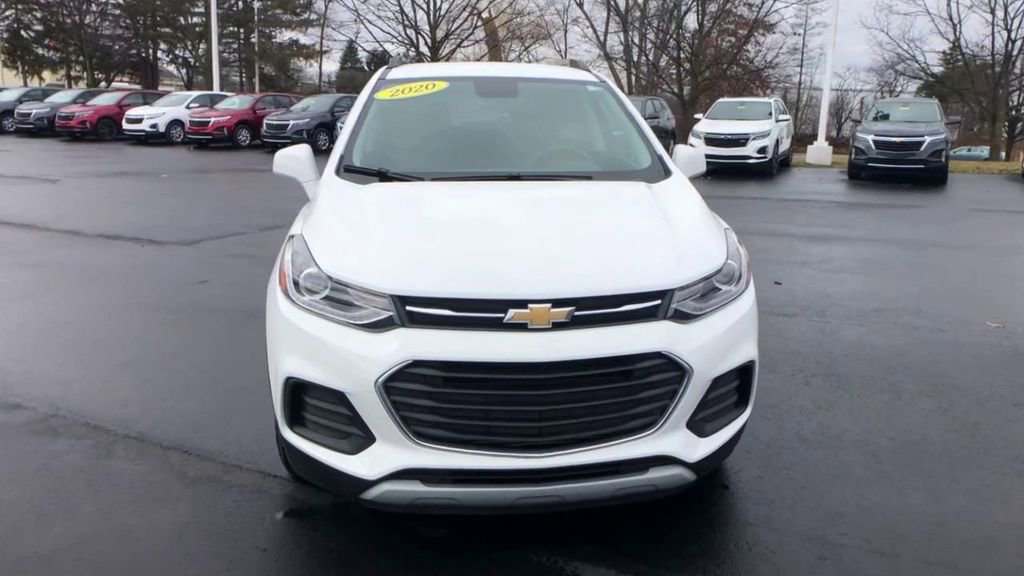 Used 2020 Chevrolet Trax LT w/ LT Convenience Package FWD image 3