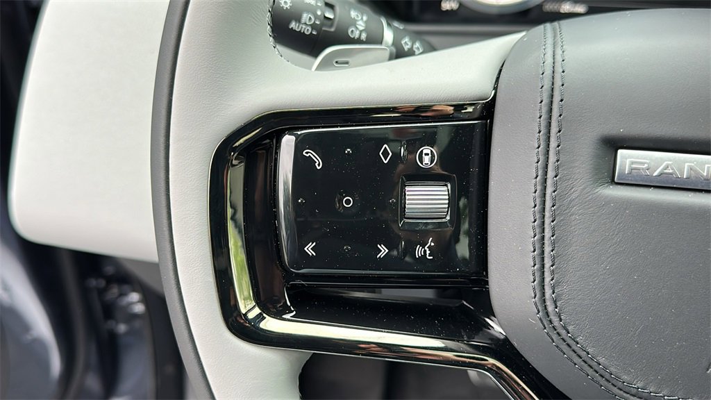 New 2026 Land Rover Range Rover Velar Dynamic SE image 14