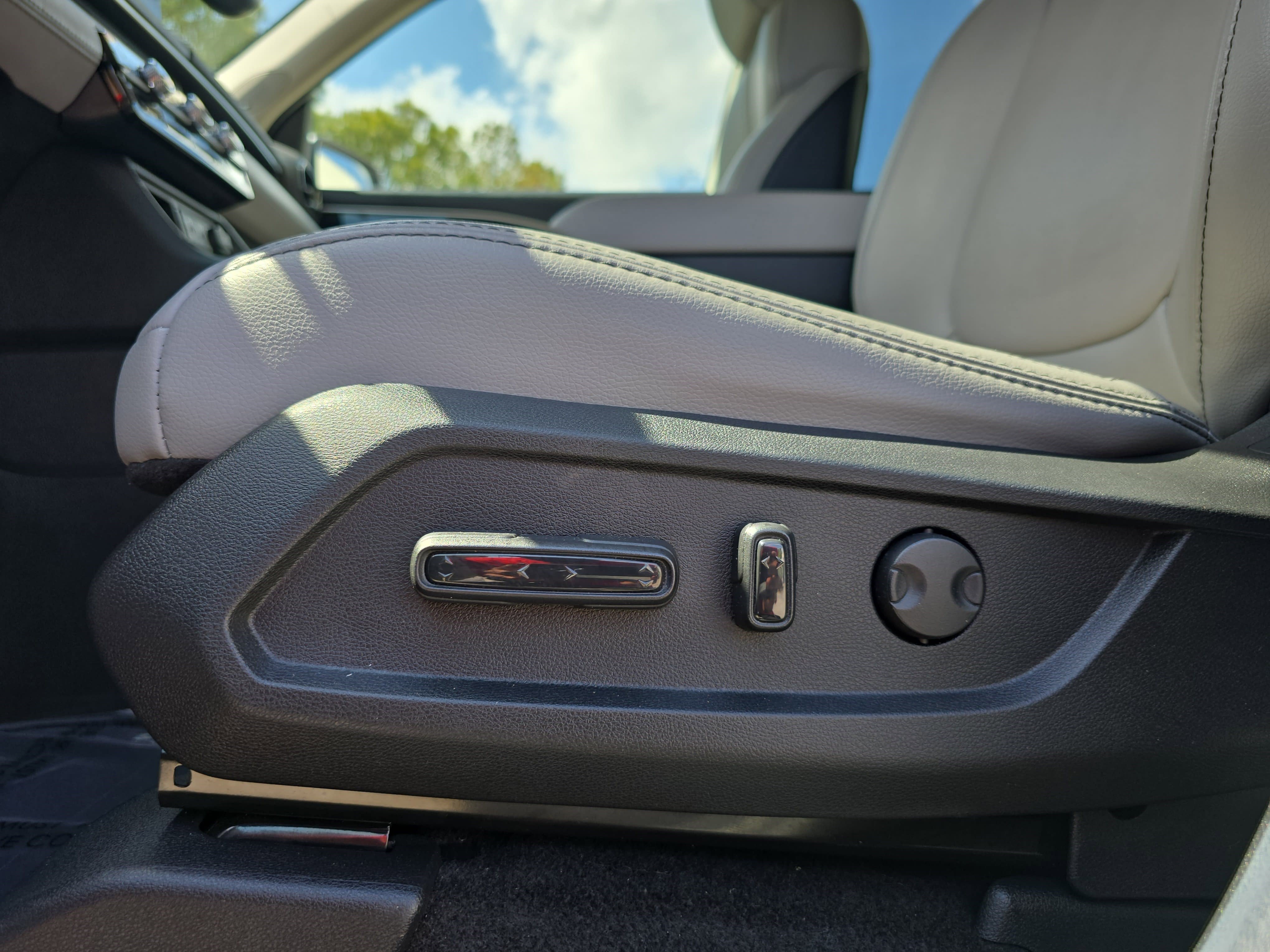 Used 2025 Honda Pilot Touring image 31