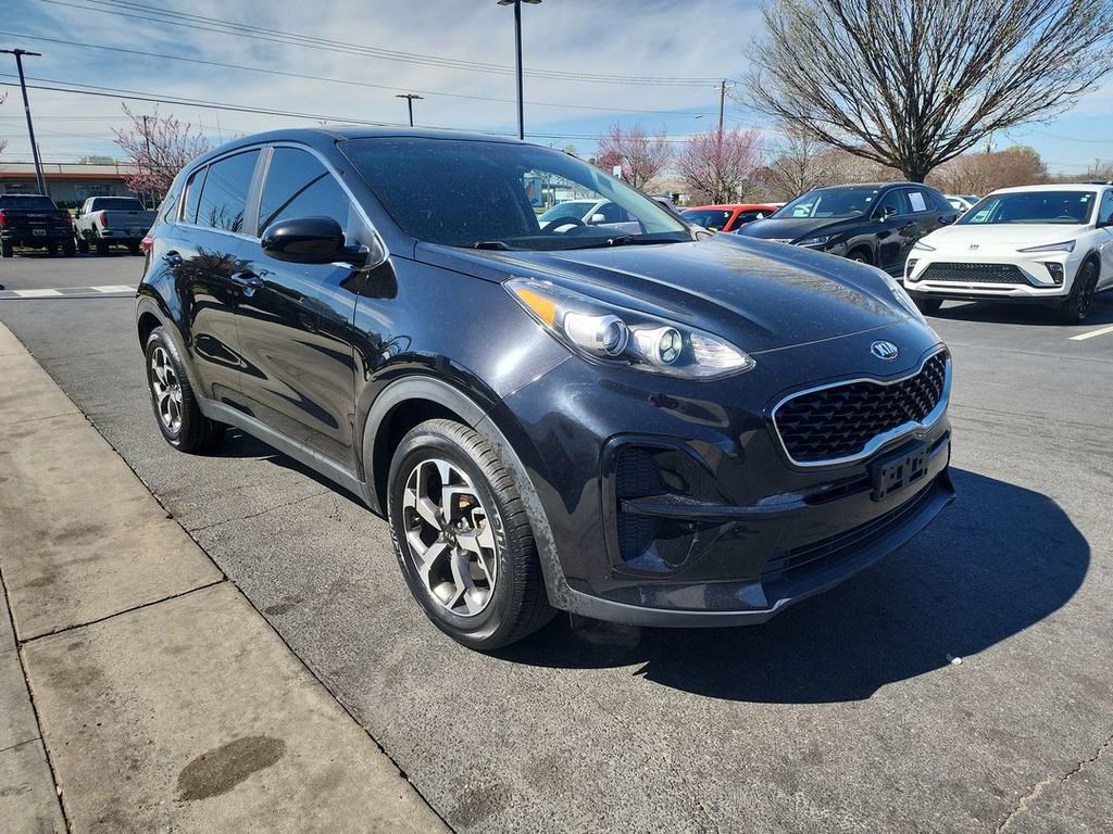 Used 2020 Kia Sportage LX image 2